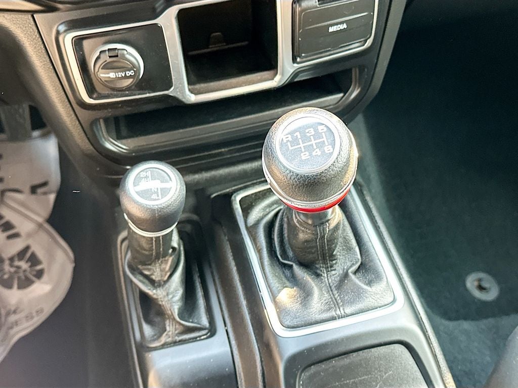 2022 Jeep Gladiator Willys Sport