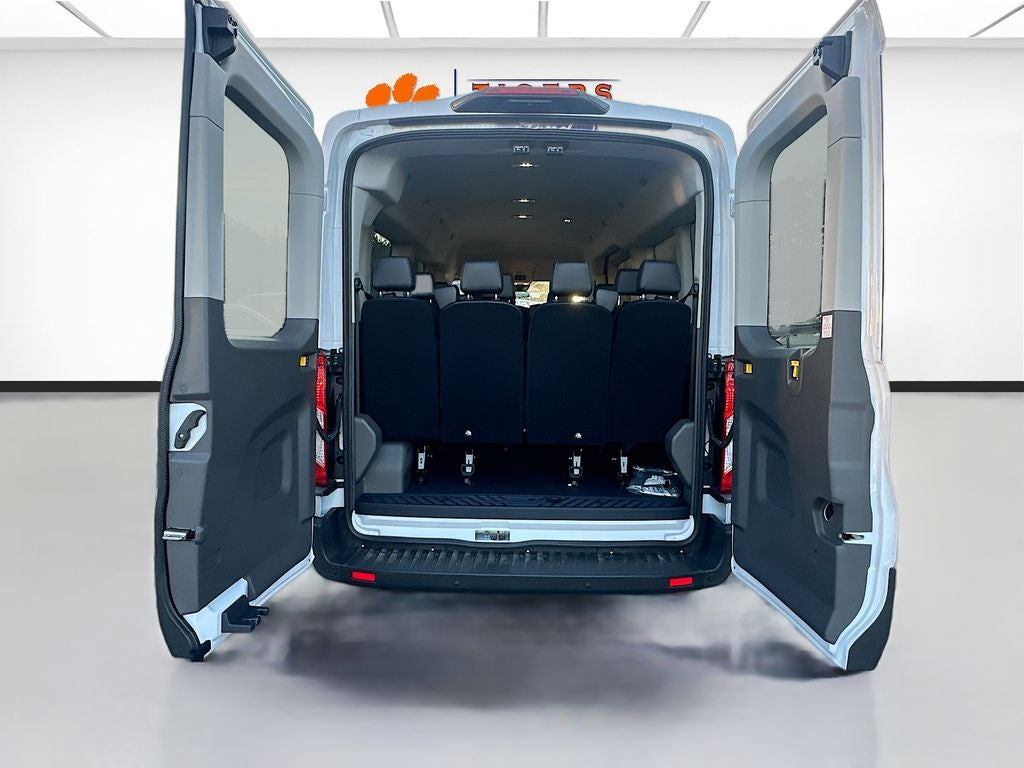 2025 Ford Transit Wagon XL