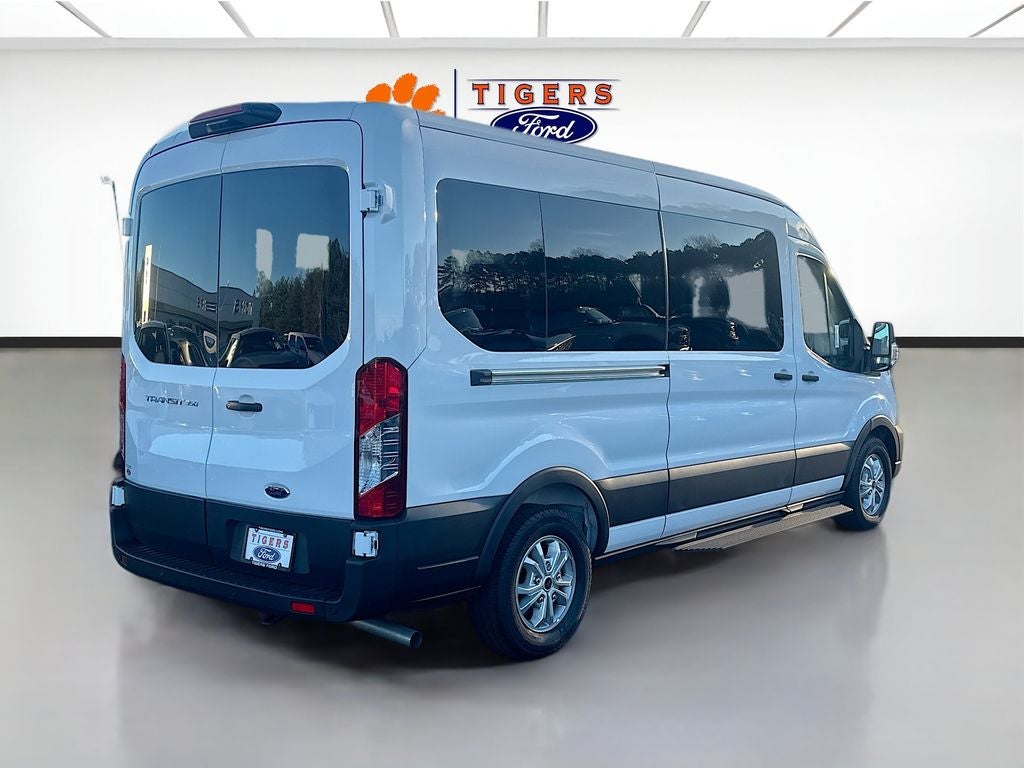 2025 Ford Transit Wagon XL