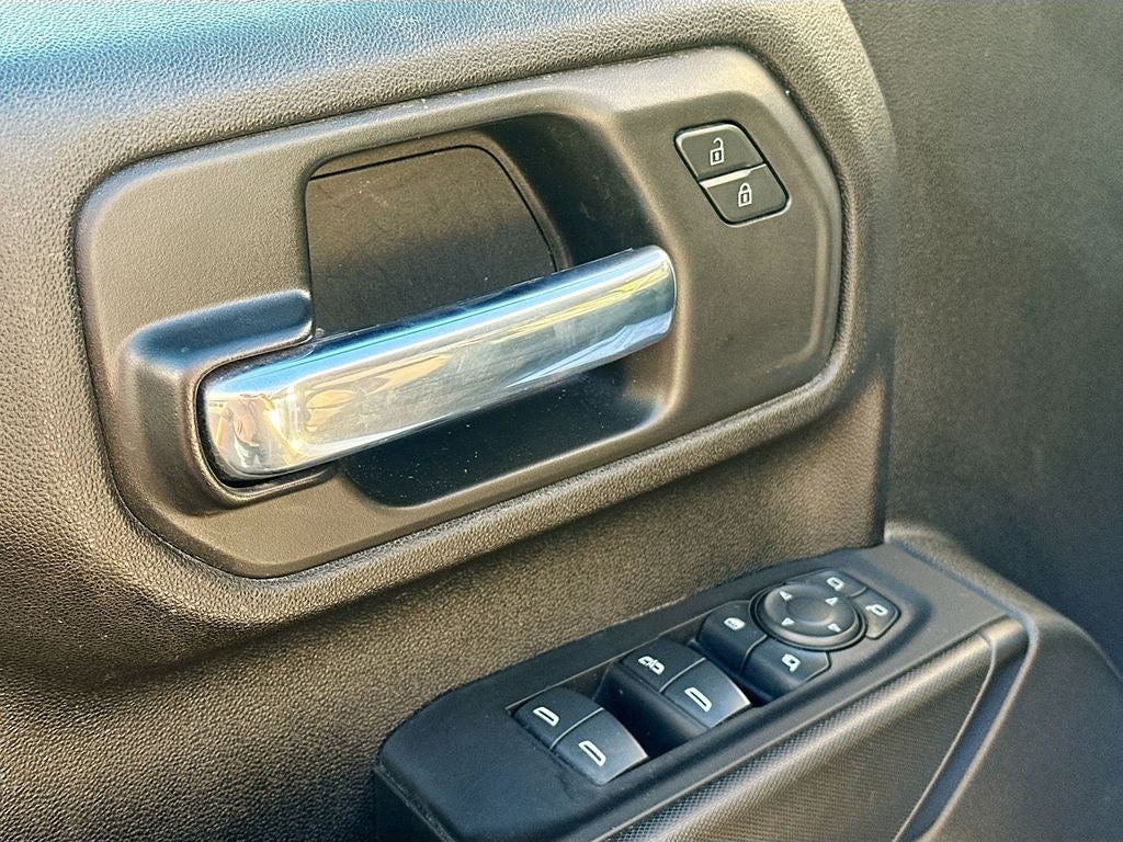 2024 Chevrolet Silverado Custom