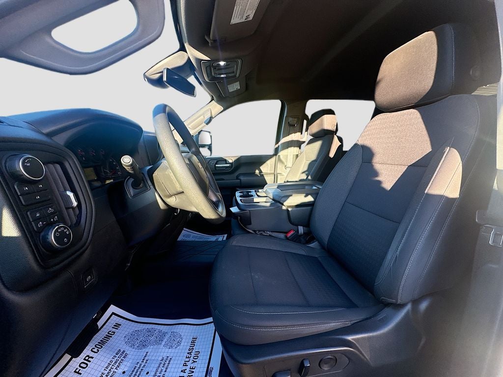 2024 Chevrolet Silverado Custom