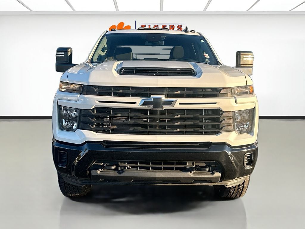 2024 Chevrolet Silverado Custom
