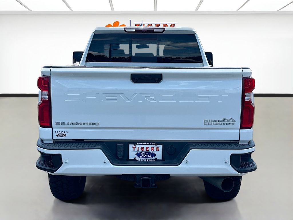 2023 Chevrolet Silverado High Country
