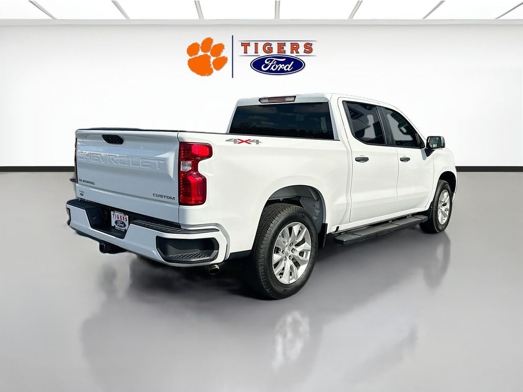 2023 Chevrolet Silverado Custom