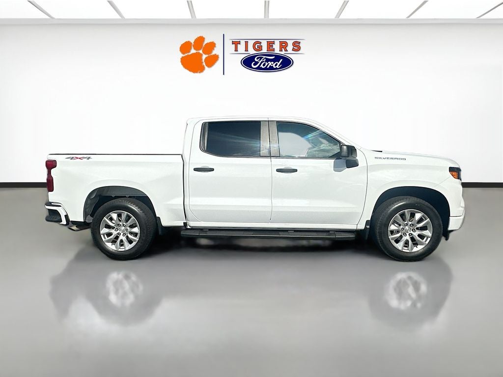 2023 Chevrolet Silverado Custom