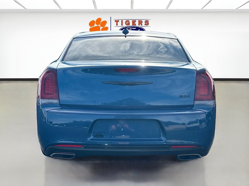 2022 Chrysler 300 Touring