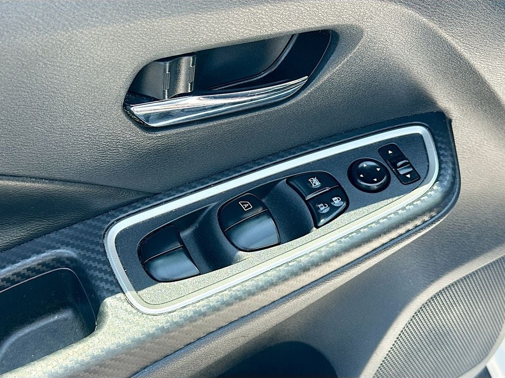 2020 Nissan Versa SR