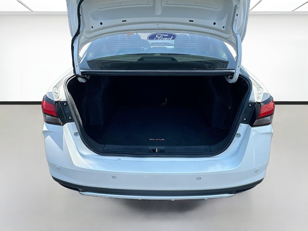 2020 Nissan Versa SR