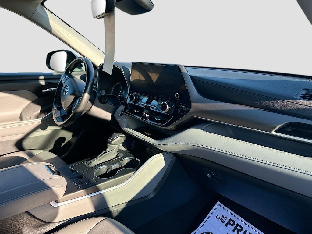 2024 Toyota Highlander XLE