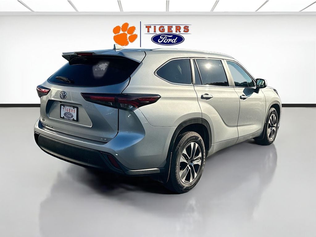 2024 Toyota Highlander XLE