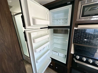 2020 CHEROKEE FOREST RVR ALPHA WOLF Base