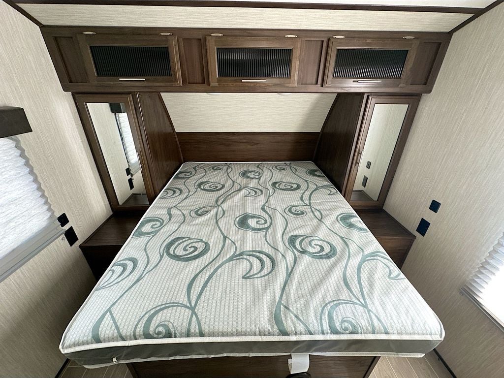 2020 CHEROKEE FOREST RVR ALPHA WOLF Base