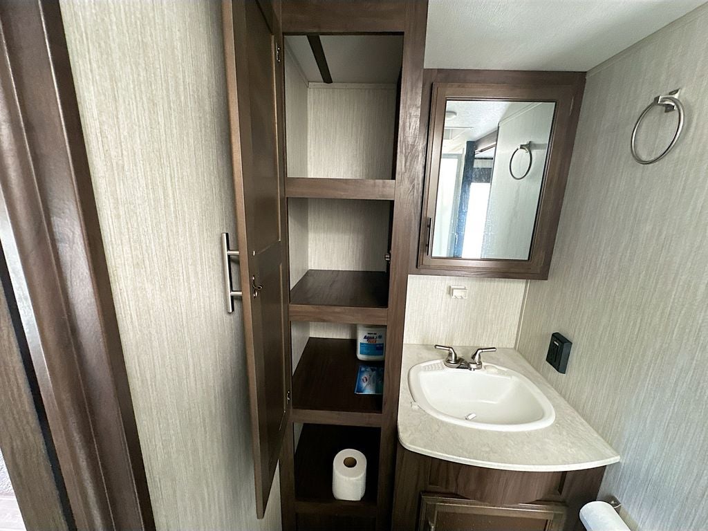 2020 CHEROKEE FOREST RVR ALPHA WOLF Base