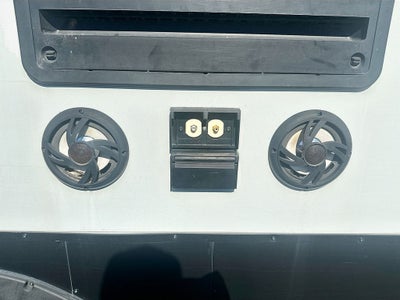 2020 CHEROKEE FOREST RVR ALPHA WOLF Base