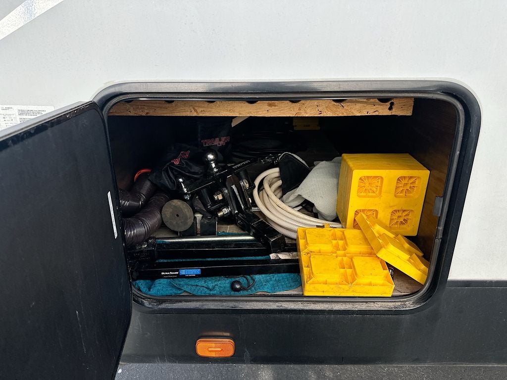 2020 CHEROKEE FOREST RVR ALPHA WOLF Base