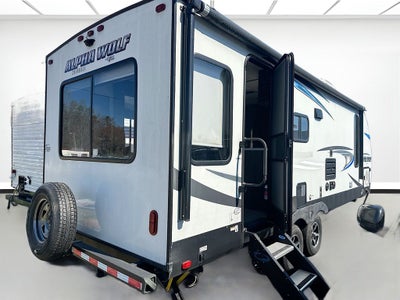 2020 CHEROKEE FOREST RVR ALPHA WOLF Base