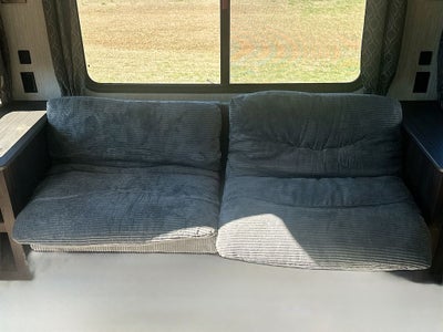 2020 CHEROKEE FOREST RVR ALPHA WOLF Base