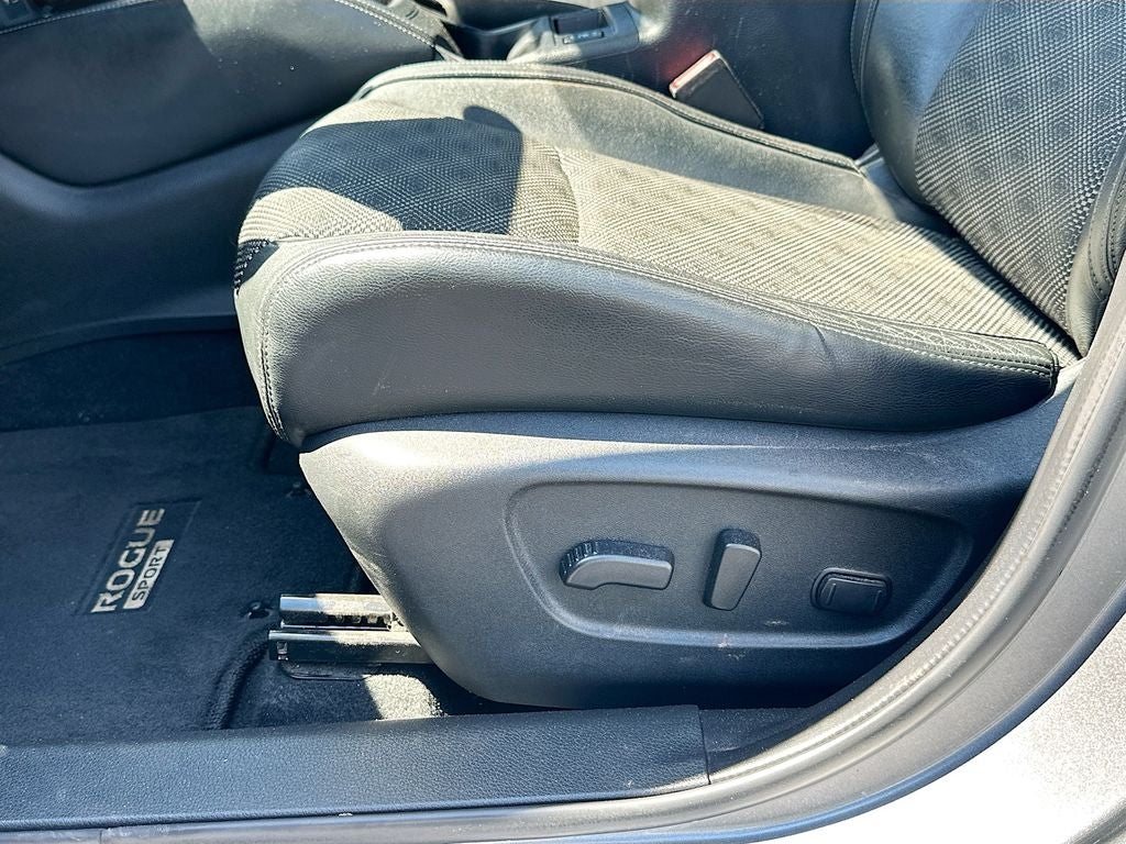 2020 Nissan Rogue Sport SV