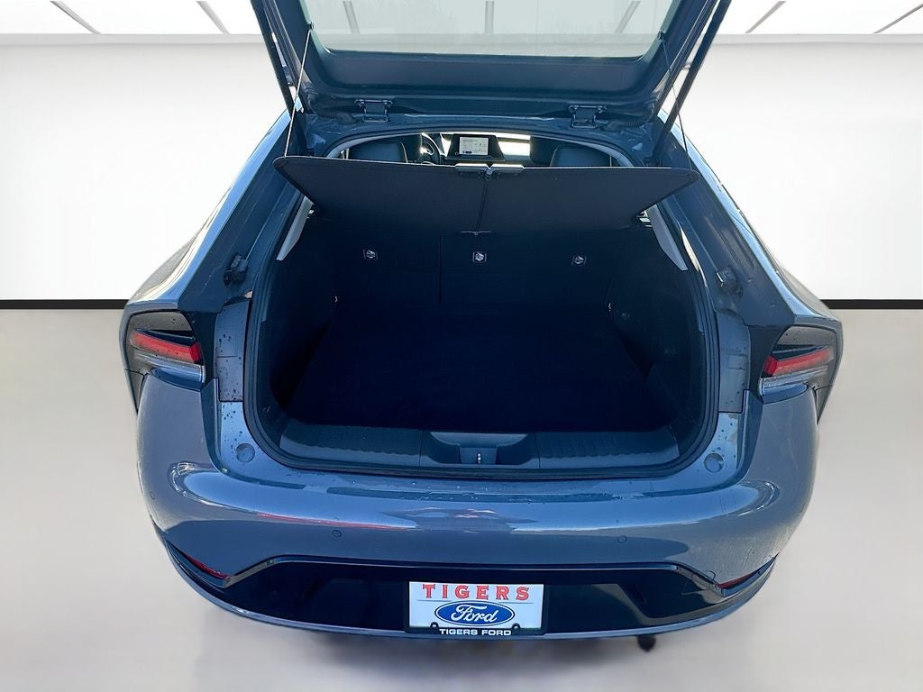 2023 Toyota Prius XLE