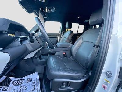 2023 Land Rover Defender 110 S